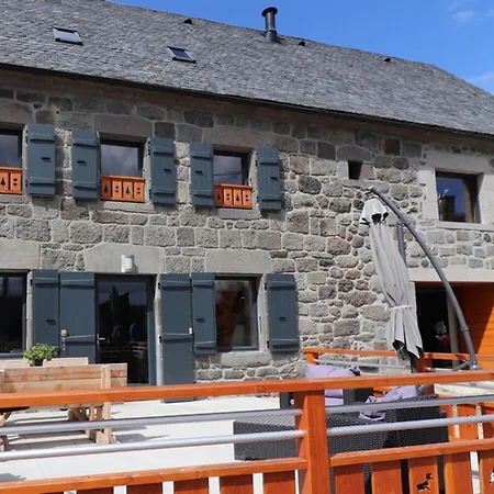 Gite Cosy A Laveissiere, Cheminee, Proche Parc Volcans D'auvergne - Fr-1-742-601 Feriehus *