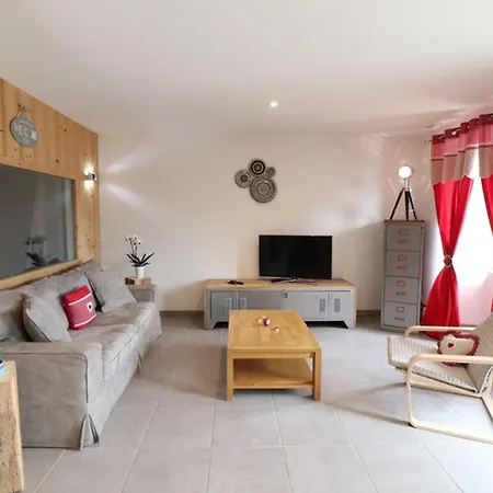 Gite Cosy A Laveissiere, Cheminee, Proche Parc Volcans D'auvergne - Fr-1-742-601 Feriehus Laveissière
